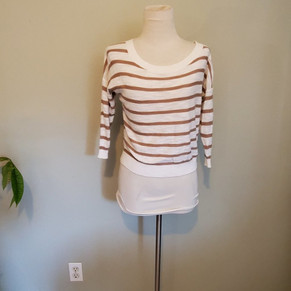 Express scoop neck